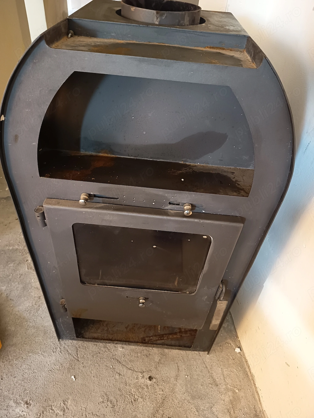 Pe lemne  cărbuni una e pe gaz e nouo