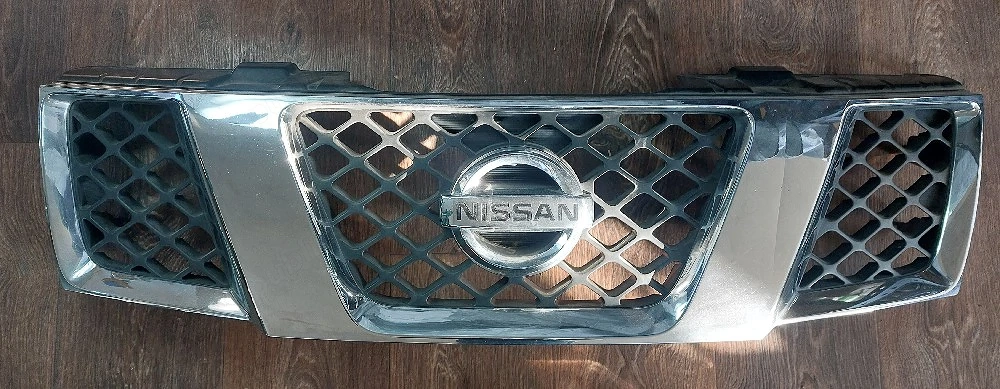 Grila Nissan Pathfinder 2005