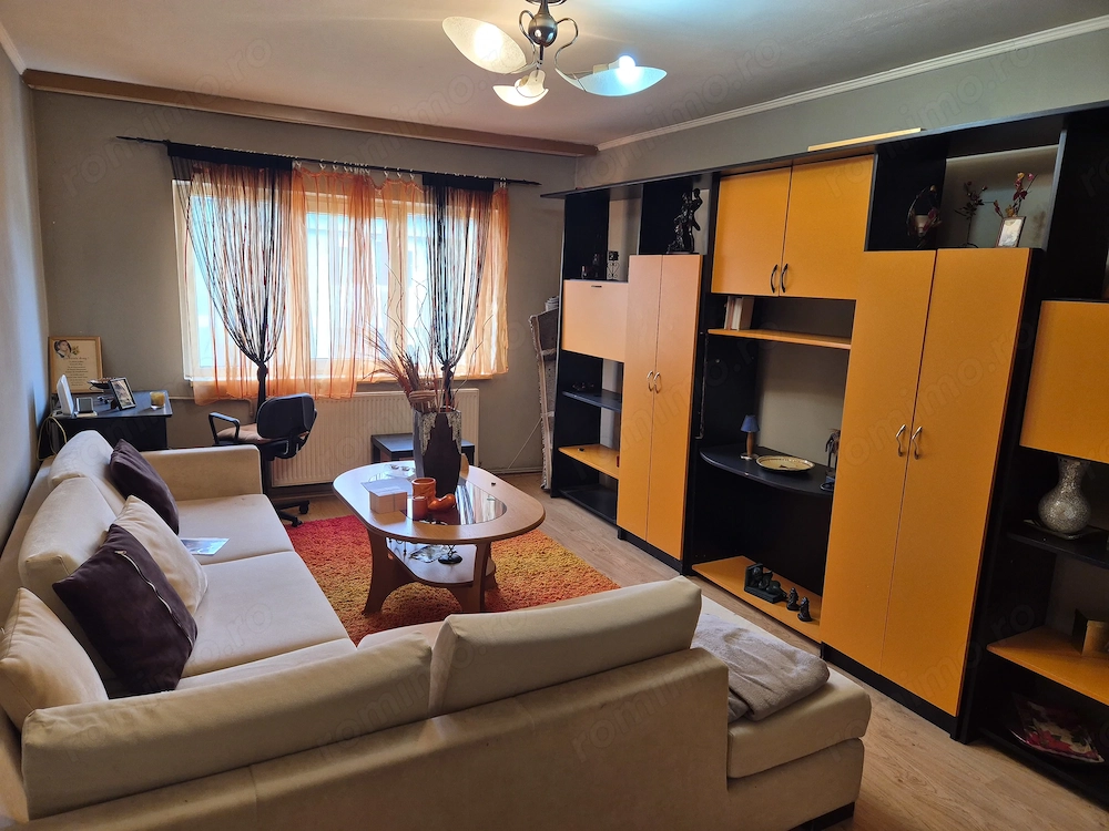 Vand apartament 2 camere Micro 4 