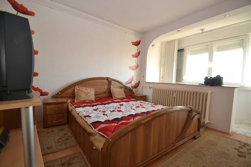 ap. 2 camere, decomandat, zona Circumvalatiunii-Kaufland, 250 eu