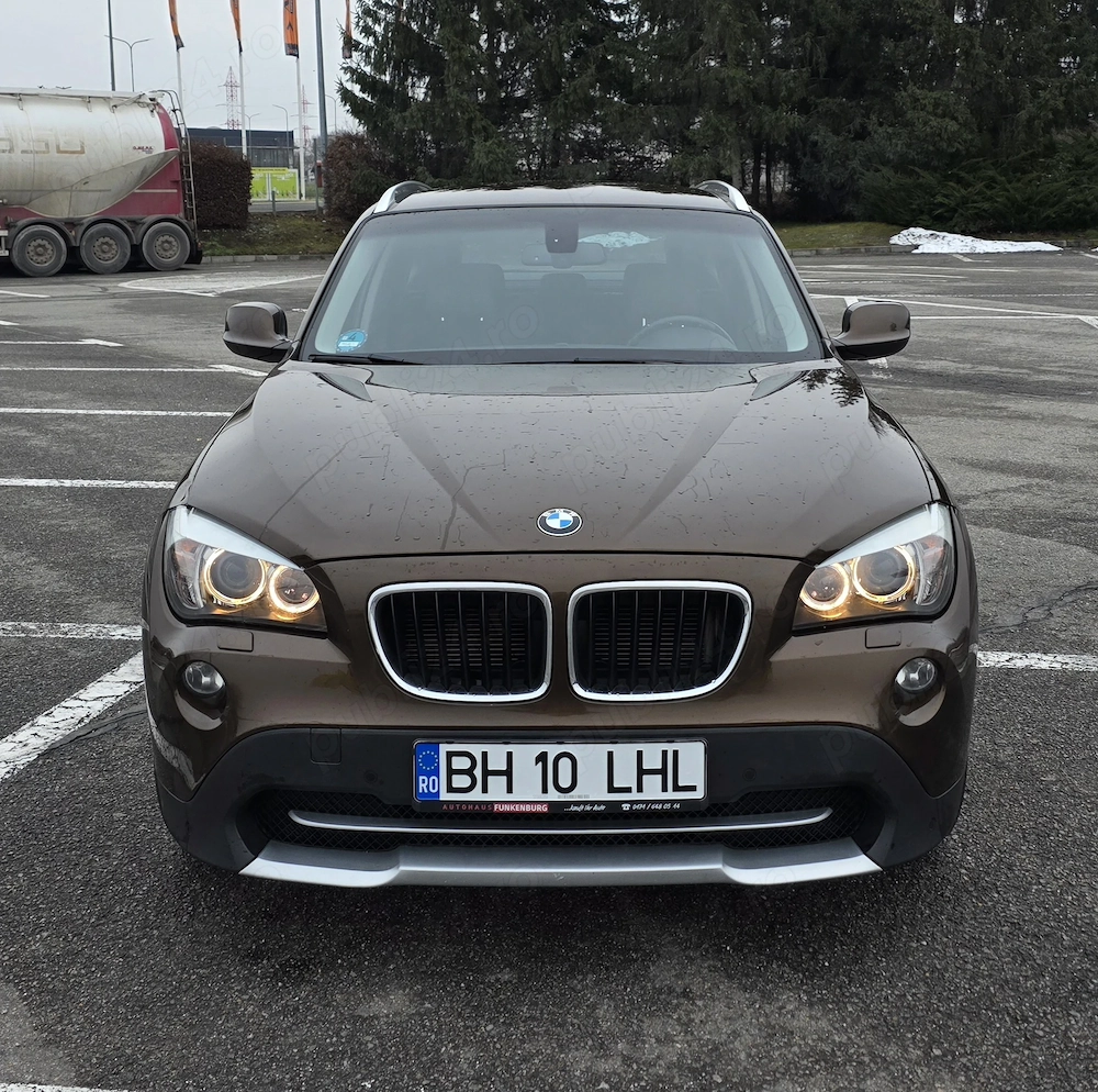 BMW X1 xDrive20d X-Line   177 CP   Automat   Bi-Xenon - Navigație mare