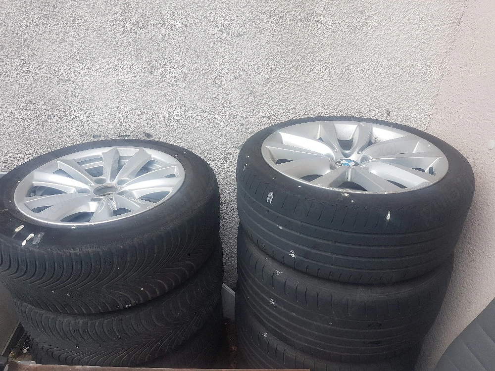 vând anvelope cu gume BMW 