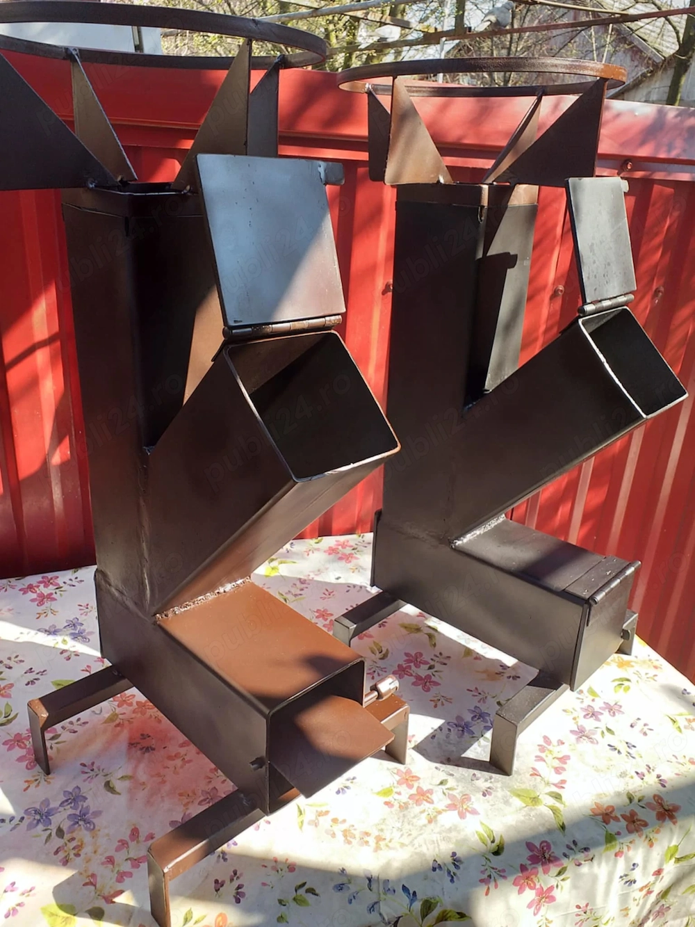 Vând soba racheta  pe lemne.