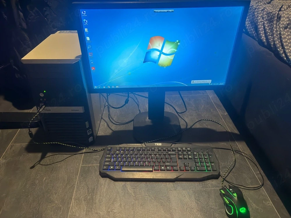 calculator+monitor+tastatură+mouse 
