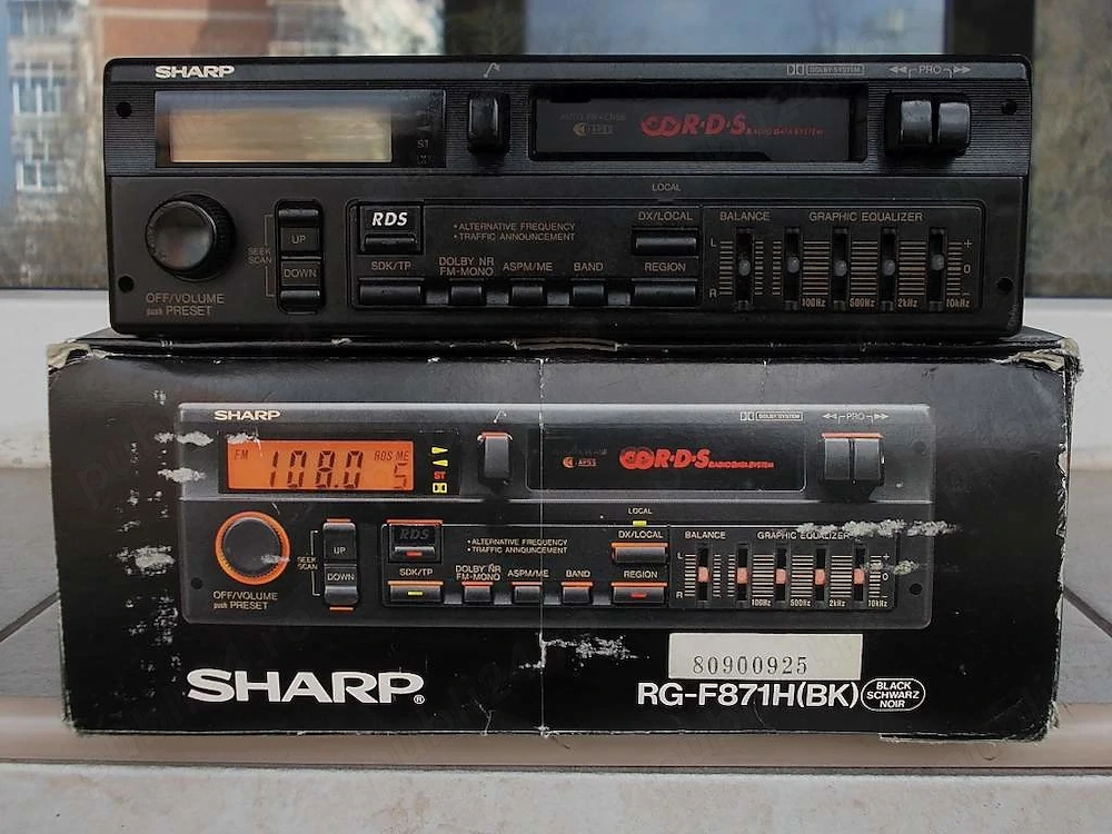 Radio casetofon auto SHARP RG-F871(BK),cutie originala,manual de utilizare JAPAN