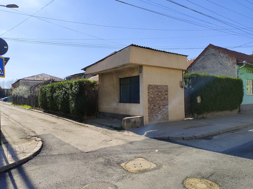 Casă de vânzare   Caransebeș, zona Nord (lângă Școala Creștină Baptistă și Grădinița PP4)