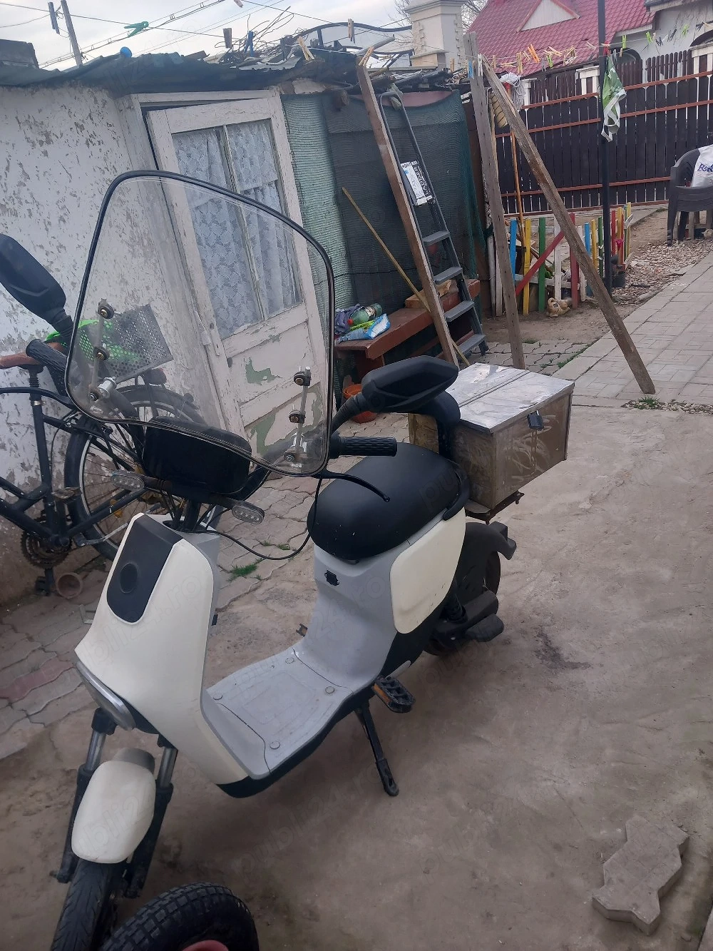 Vând scuter electric 