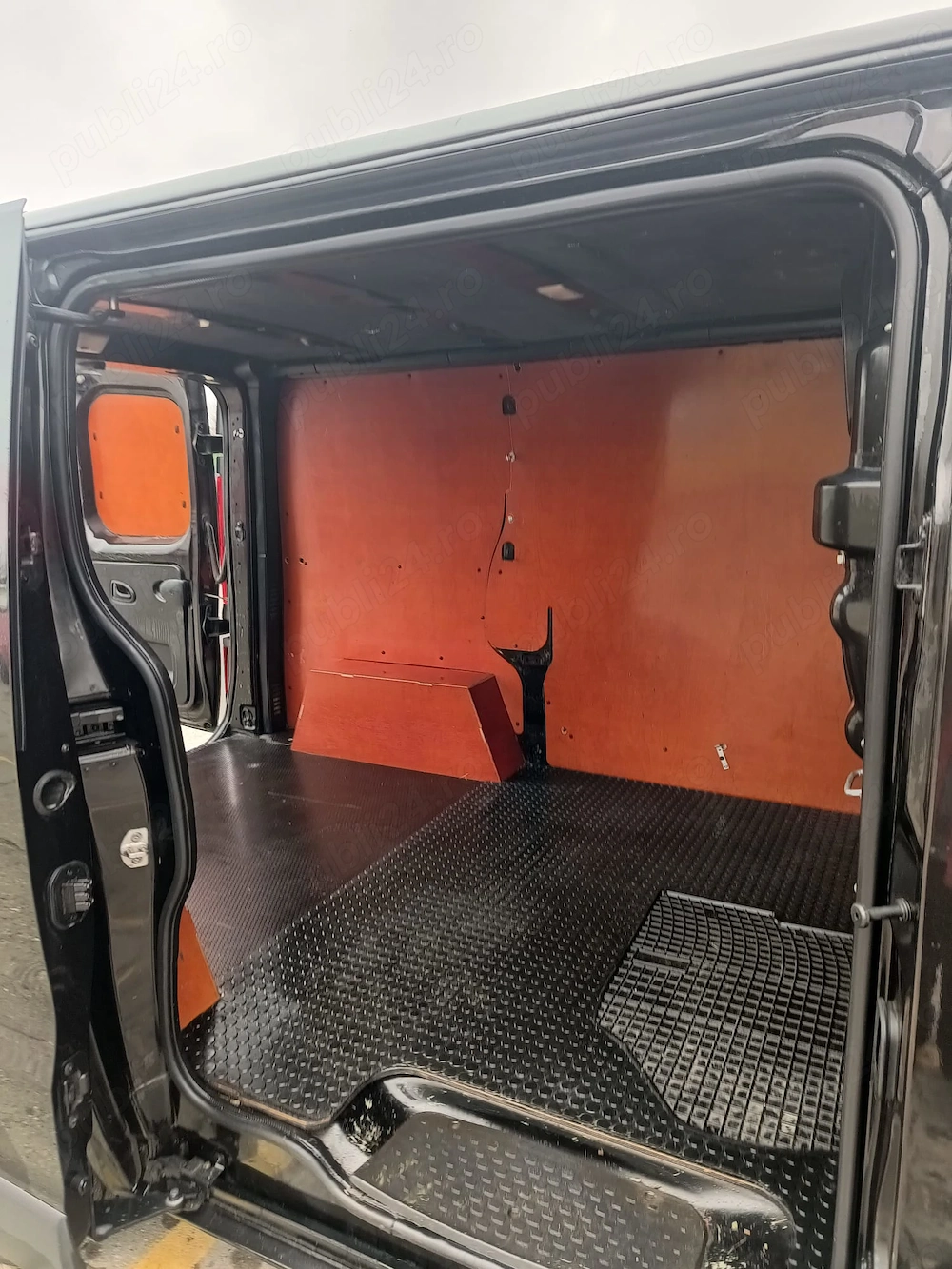 Vând Renault Trafic.2019.124500km.distributie schimbata.alarma