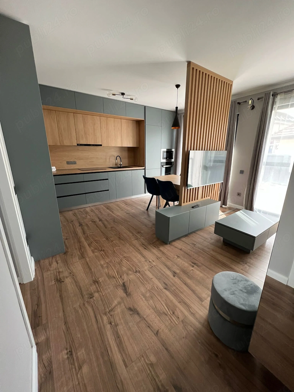 Dau in chirie 2 camere - lux - loc de parcare inclus