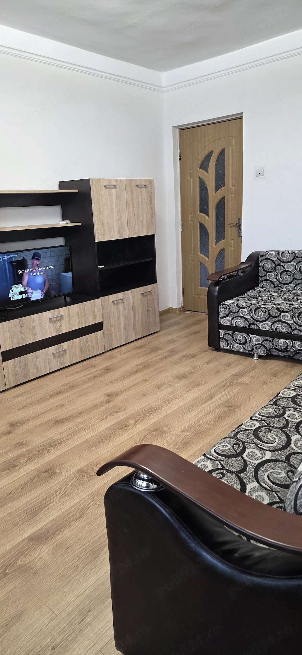 Inchiriez apartament 3 camere decomandat