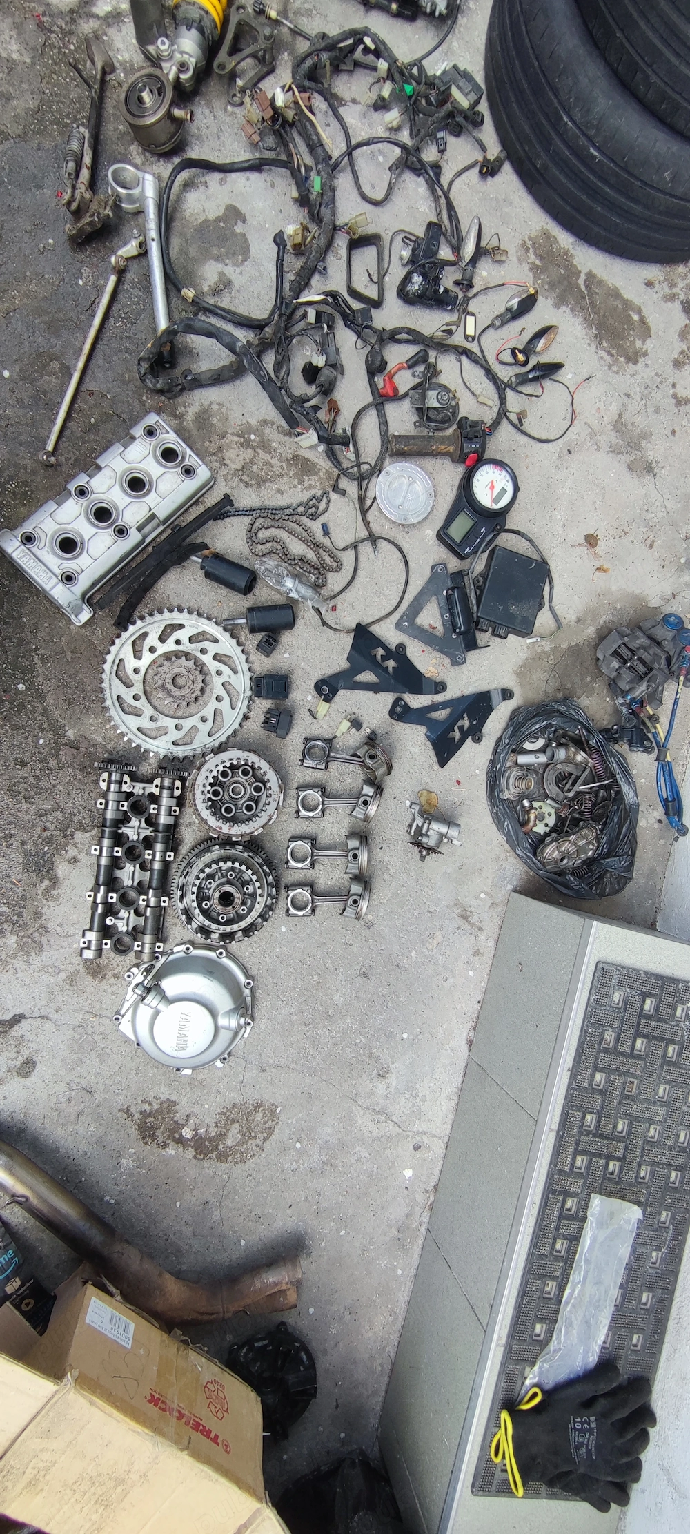 Dezmembrare/piese Yamaha R6 99-02