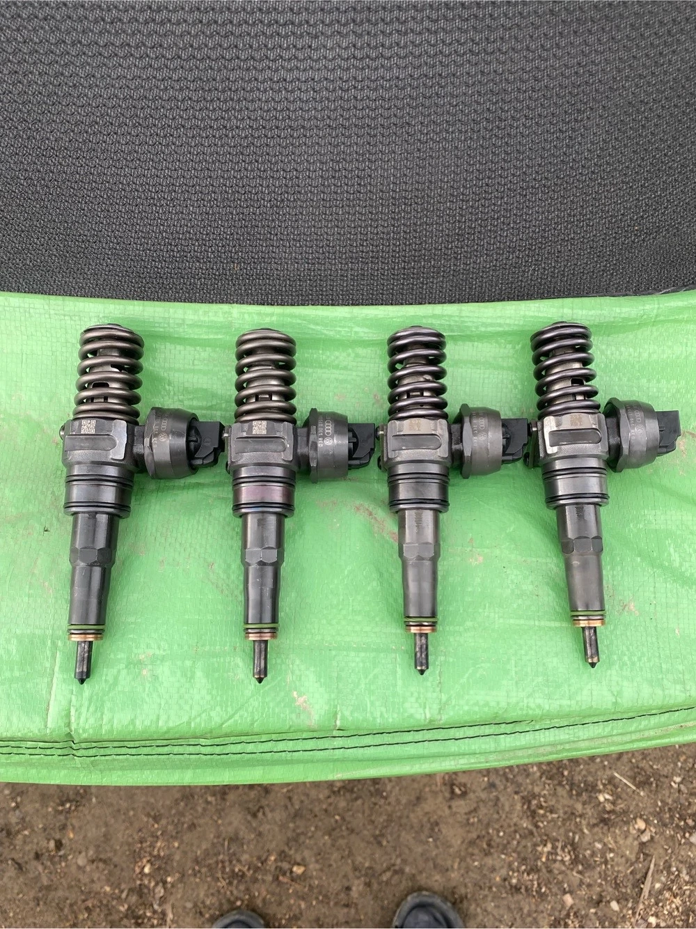 Vand injectoare TDI :golf5,passat, jetta, etc.