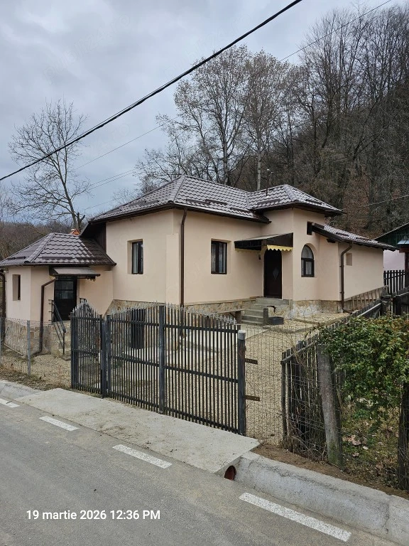 Casa zona linistita Campulung Valea Barbusii totate ulitatile, incalzire dubla 3500 mp teren
