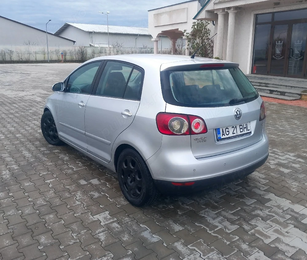 vând schimb Golf 5 Plus