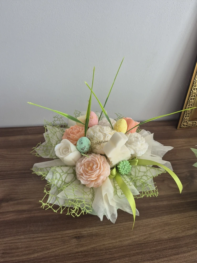 vand ornamente florale din ceara