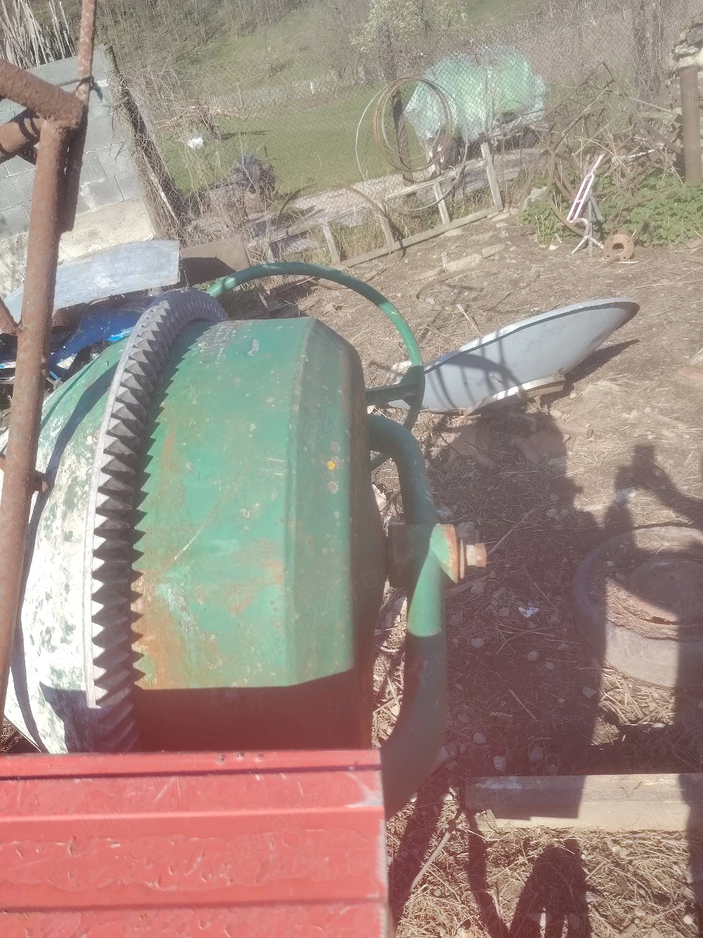 purcei, căruța, mig de azotat, cositoare piese si betonieră fara motor