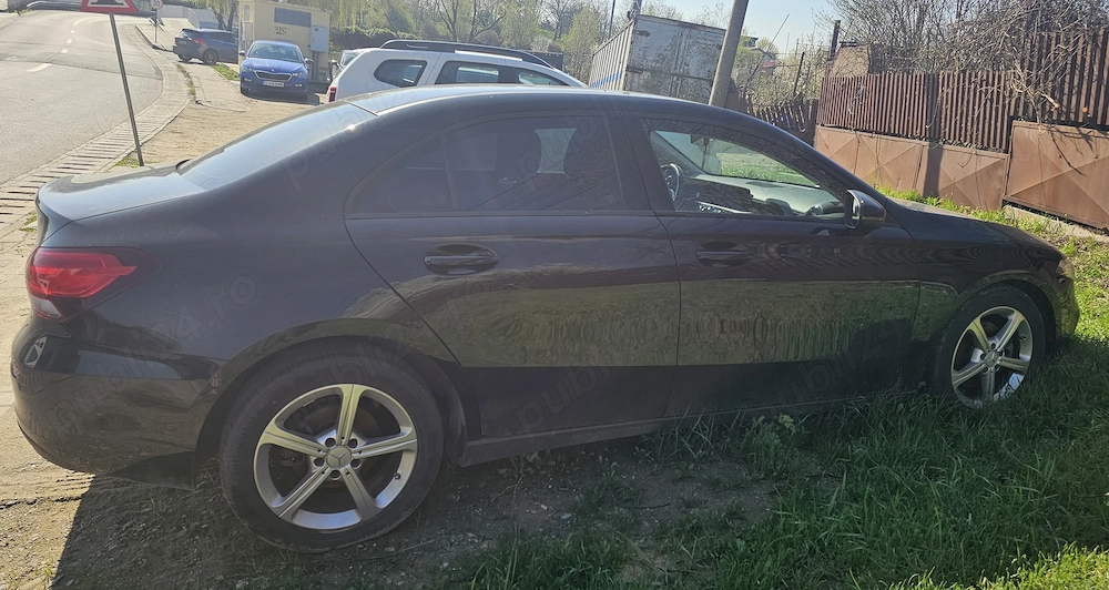 Mercedes Benz limuzina stare excelenta