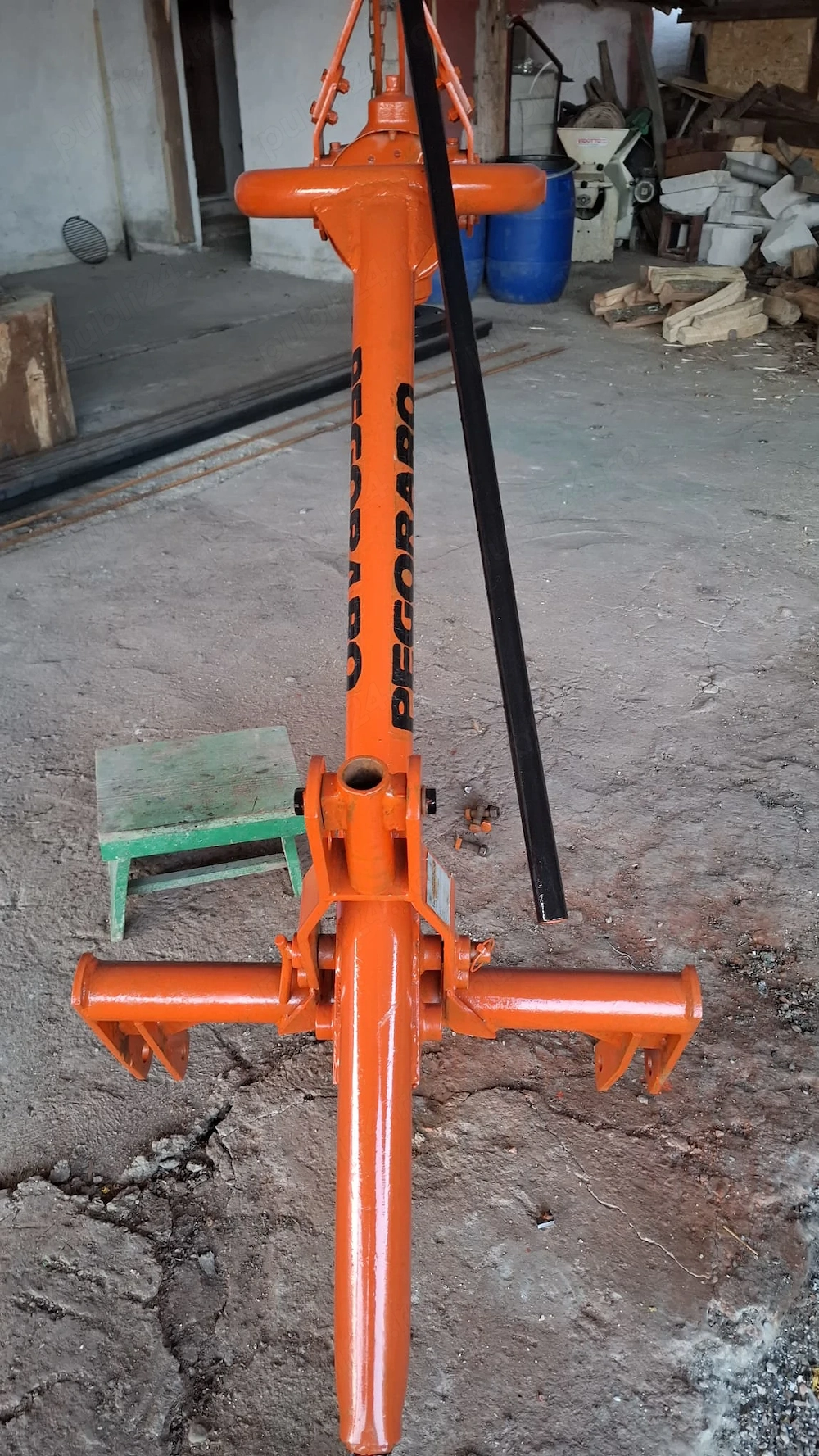 Burghiu de facut gauri 