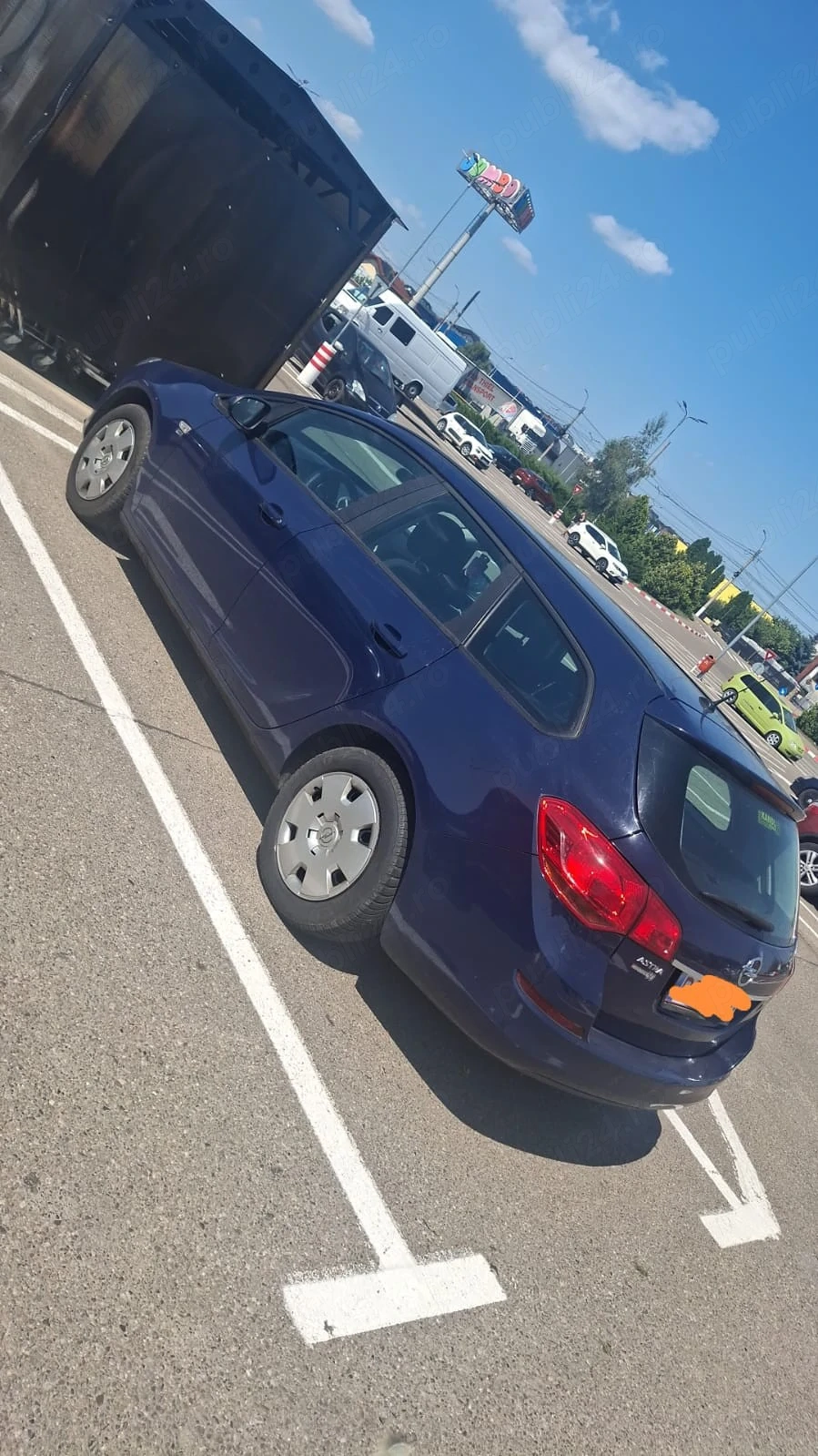 vând Opel astra j 2012