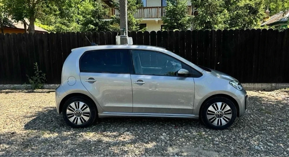 Volkswagen e-UP 2 km, pilot automat, comenzi volan, pachet iarna - masina electrica oras