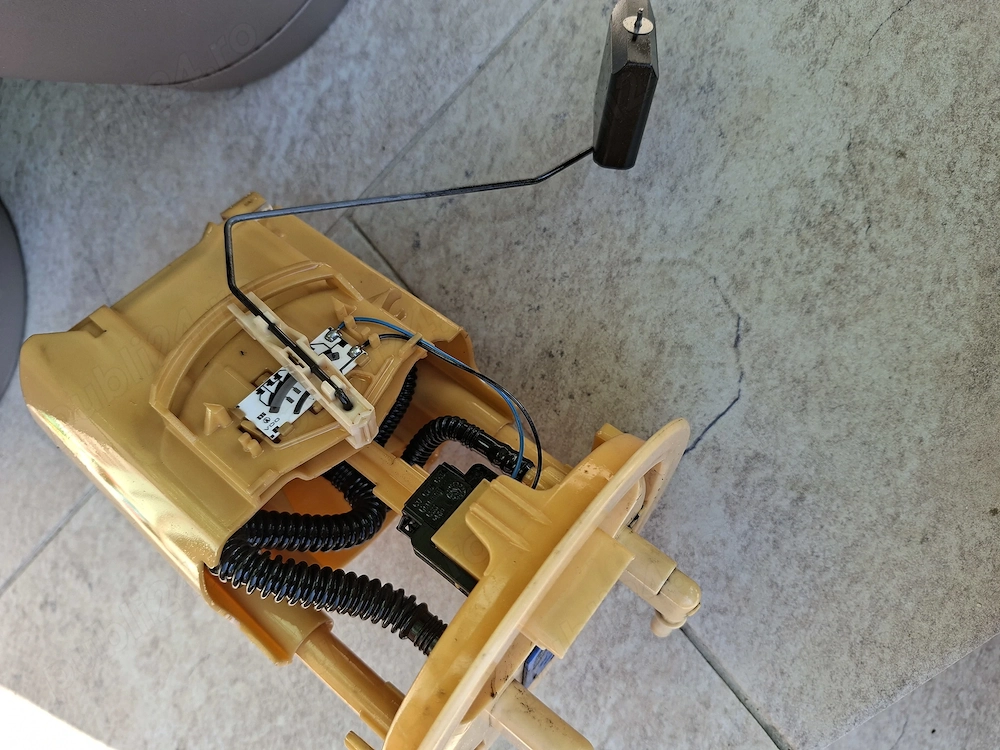 Vând pompa de motorină Peugeot 307 1,6 hdi 2005