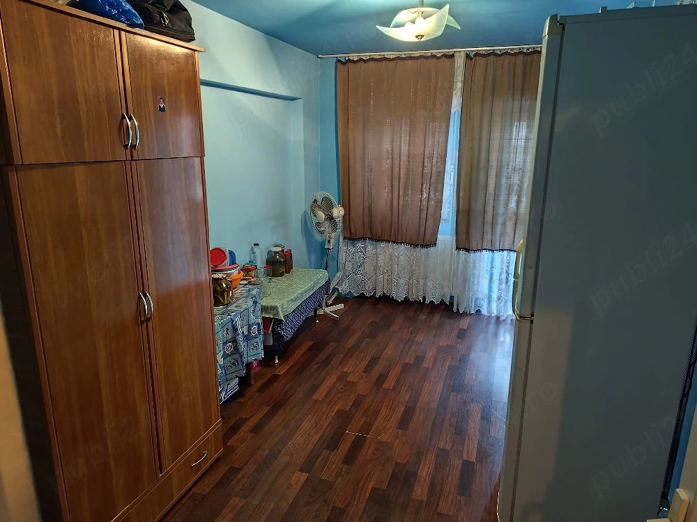 Vand apartament 3 camere,Beclean,BN