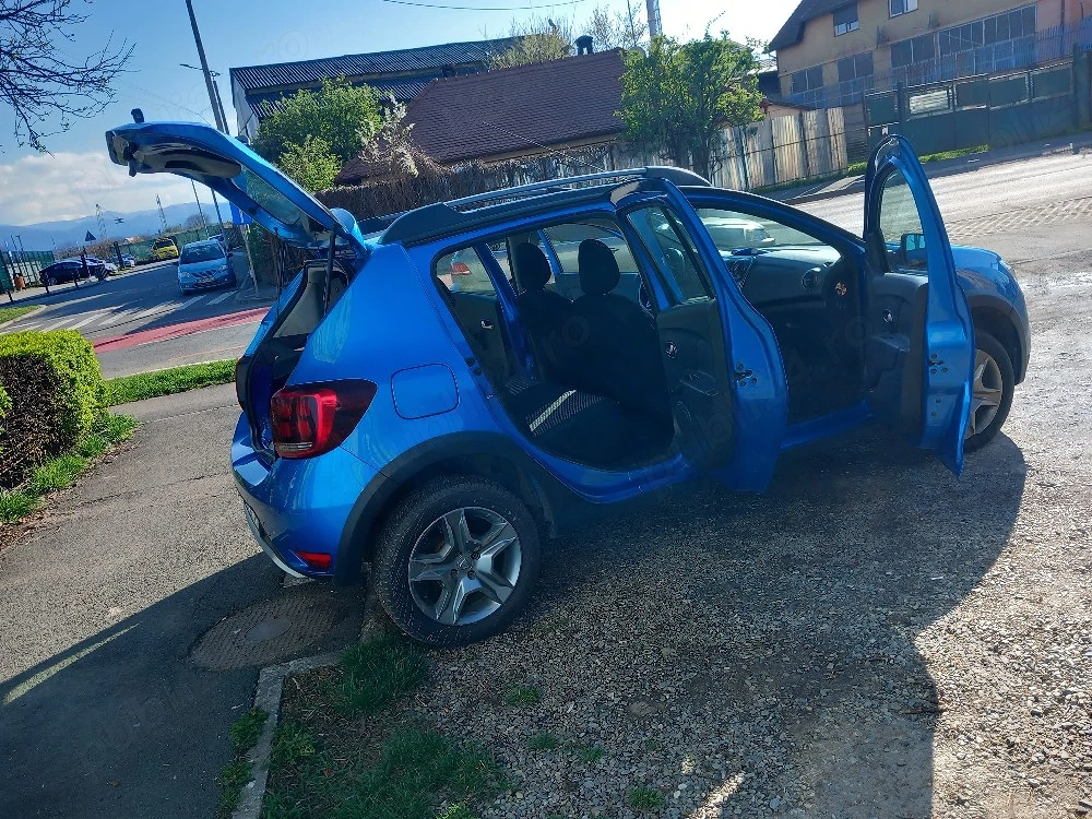 vând autoturism Dacia Sandero 