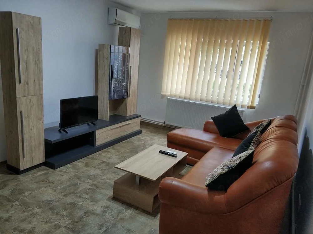 Apartament cu doua camere decomandate de vânzare în Navodari 