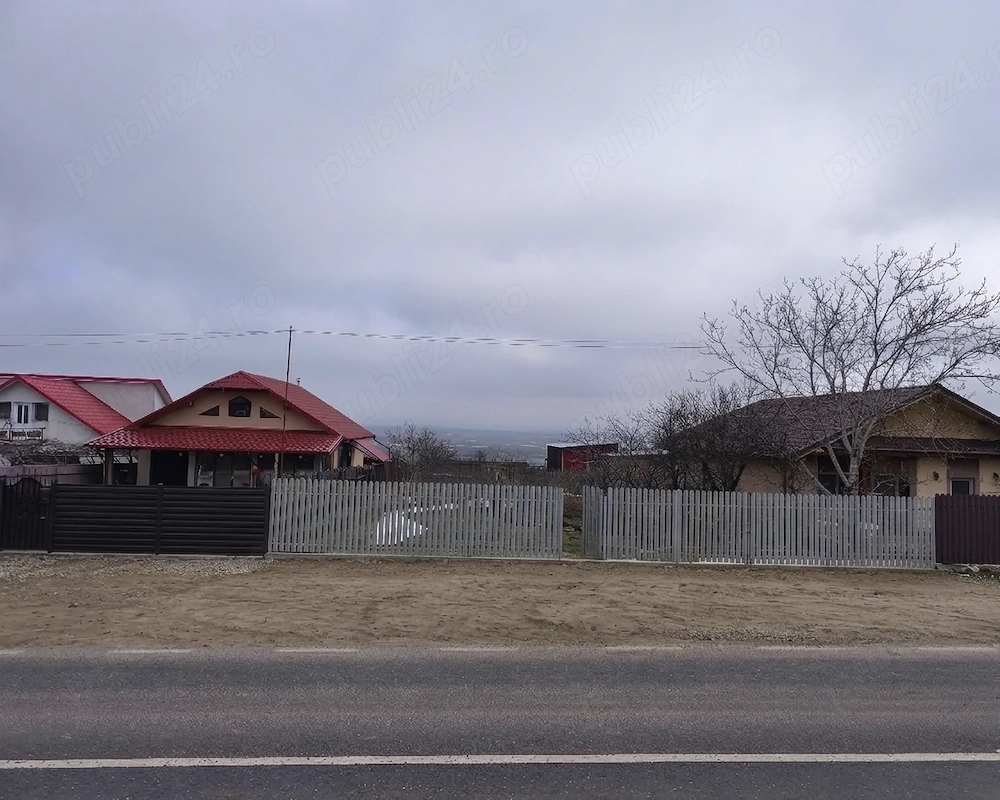 Teren intravilan de vânzare 