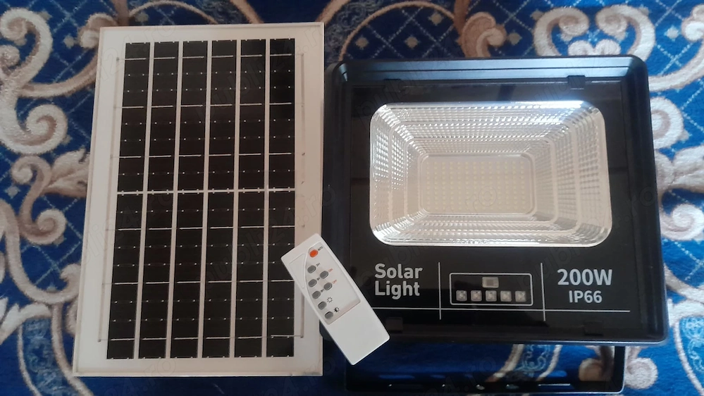 Proiectoare solare 200w cu panou cablu 3metri lungime , telecomanda , noi sigilate