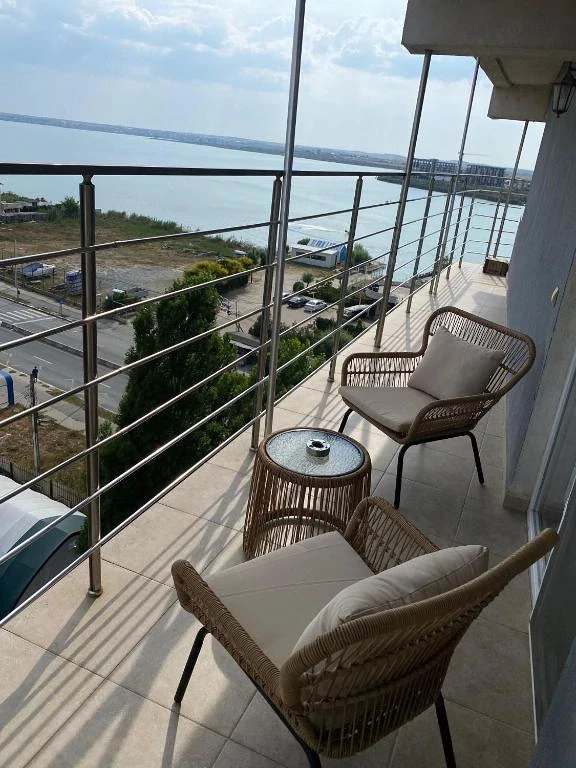 Inchiriez pentru perioada verii apartament MAMAIA NAVODARI - Zona Phoenicia
