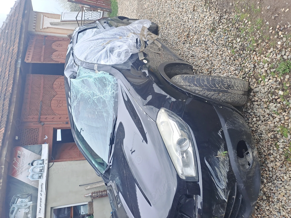 Nissan qashqai an 2010 avariat