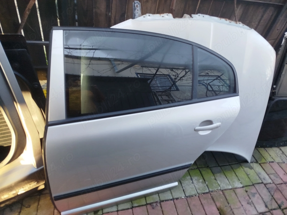 Ușă stânga spate Skoda superb 1