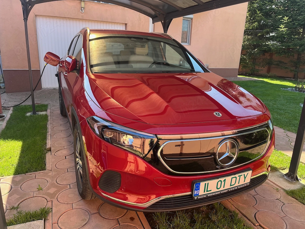 Mercedes EQA 300 4x4 electric, perfect, superdotat, 49.000 km, în garanție, 430 km autonomie