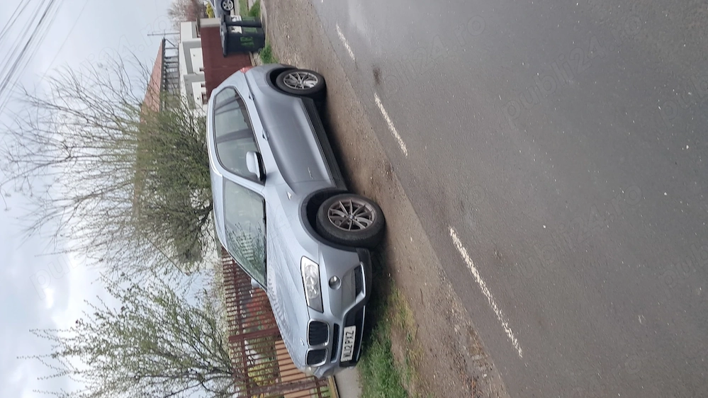 Dezmembrez x3 f25 an 2012