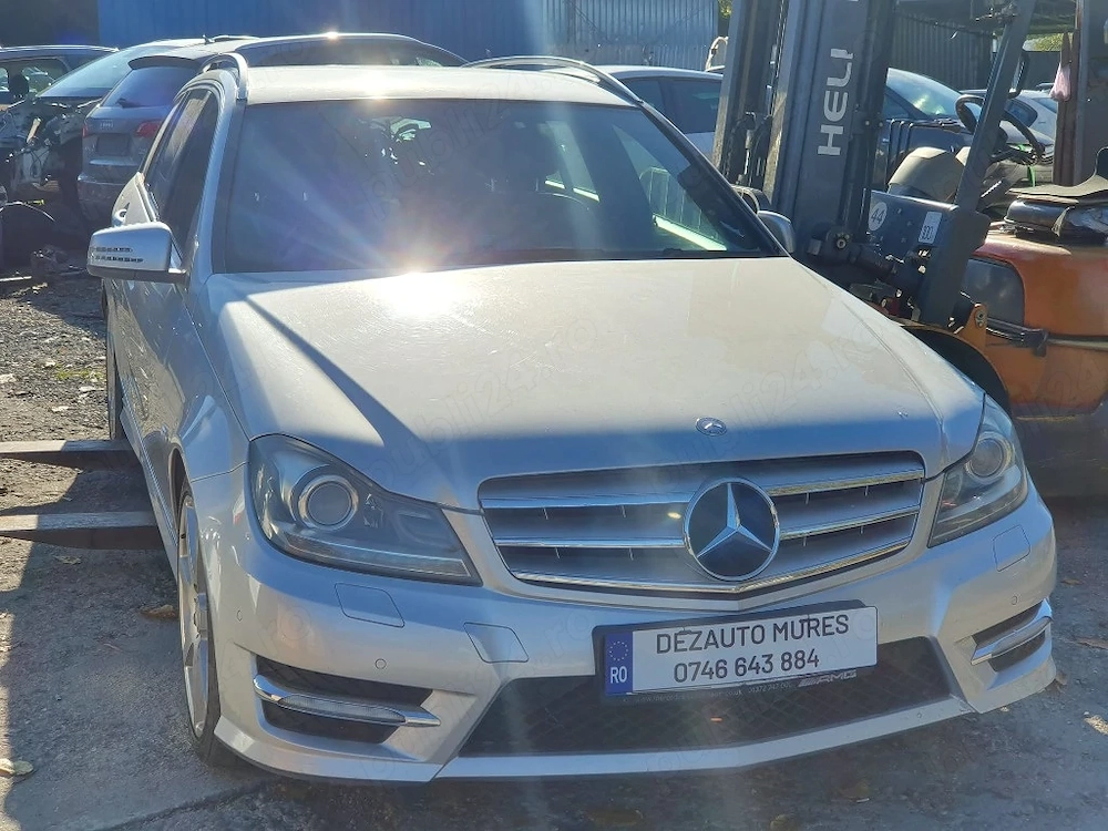 Dezmembrez Mercedes C Class W204 C220 2.2CDI Sport 2012