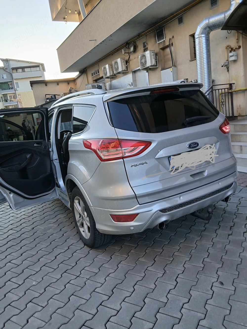 Persoana fizică vând un Ford Kuga an 2016 km 226526 4x4 automat