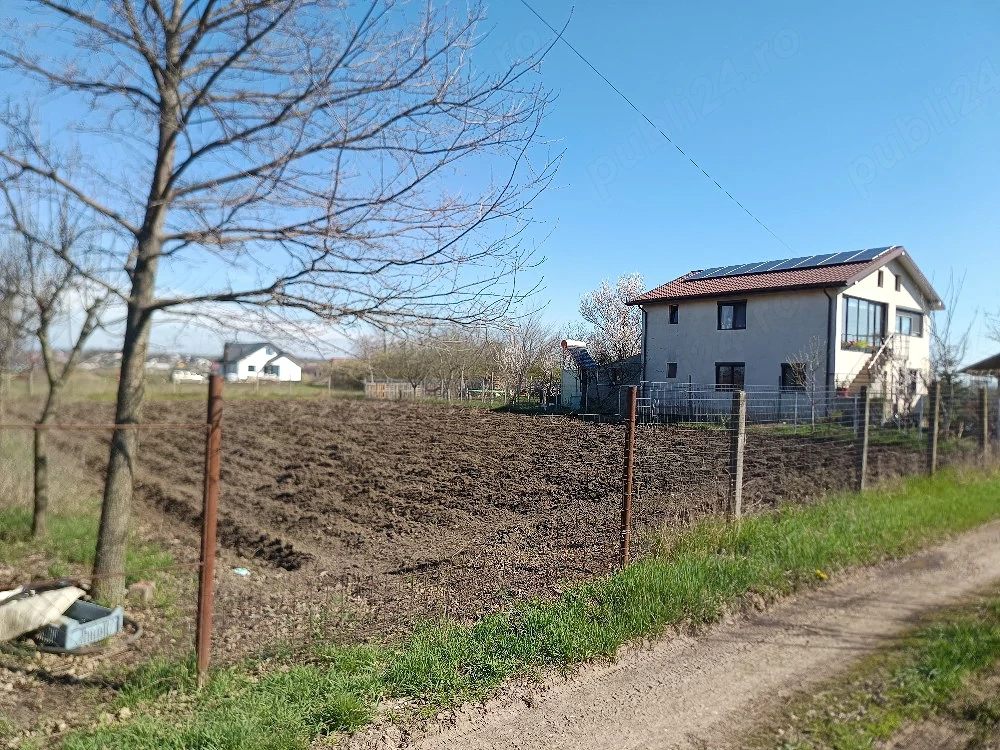teren intravilan de vânzare 