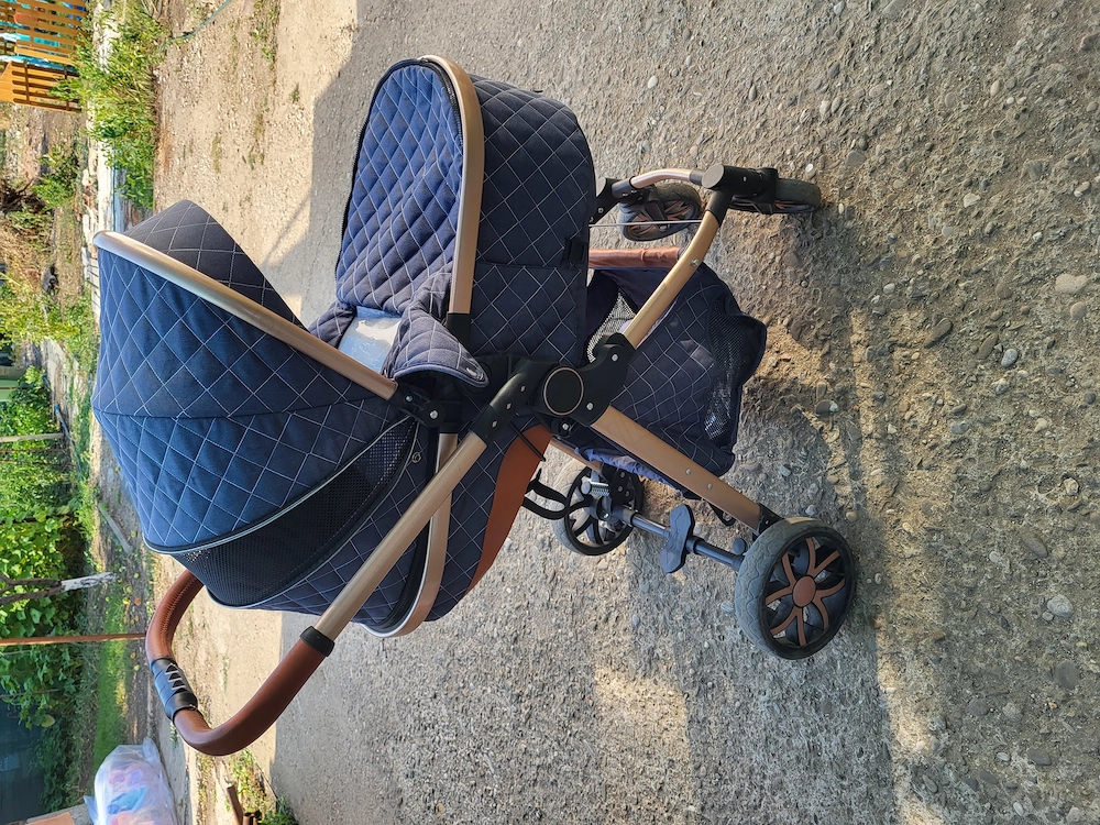 Căruț 3in1 albastru cu scoica si salteluta incluse
