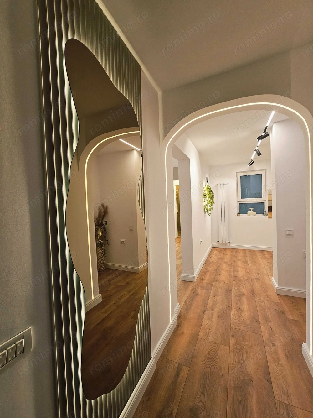 Apartament 2 camere - Piata Victoriei, renovat complet, ideal investitie.