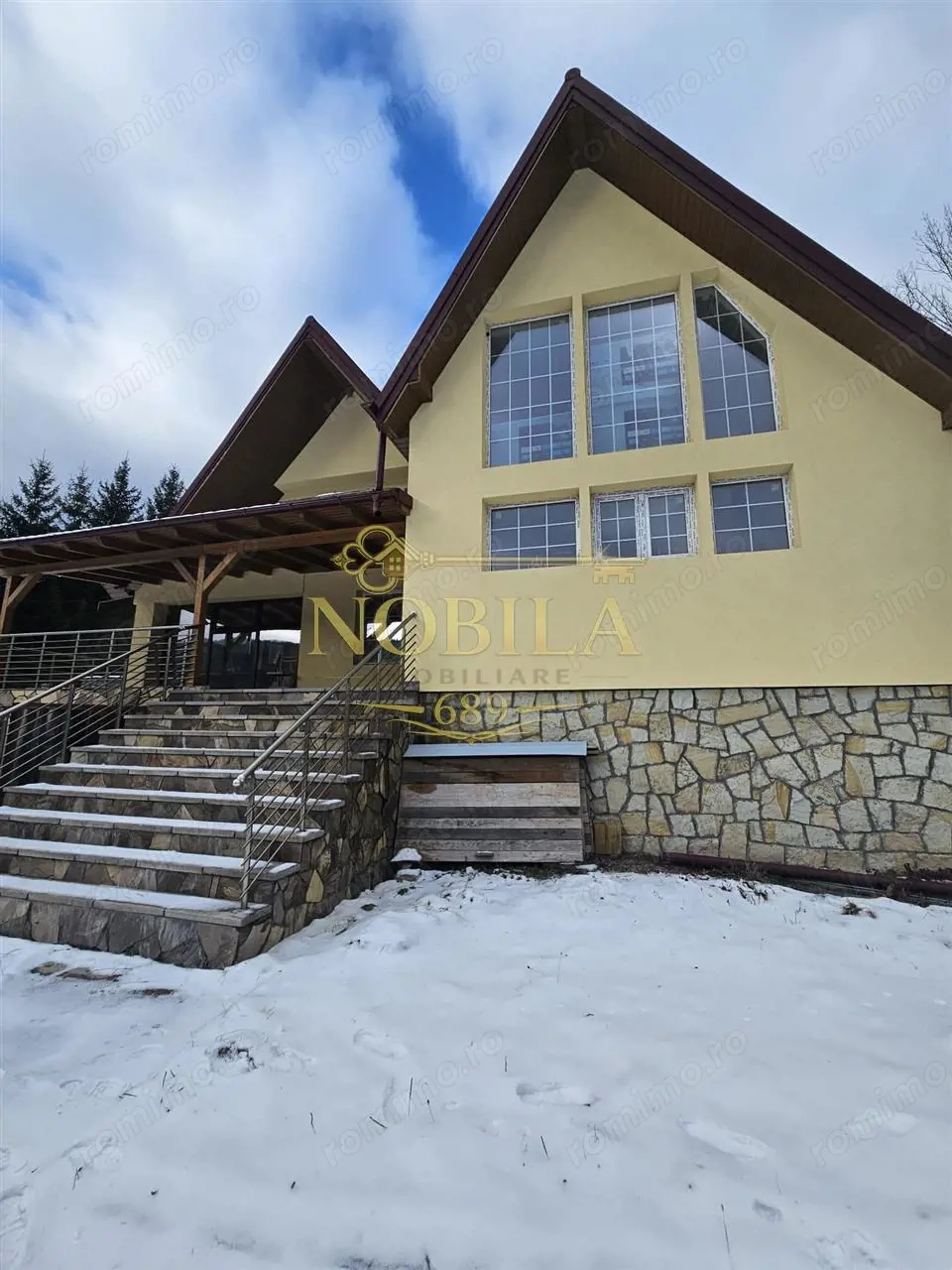 CASA DE VACANTA  CU TEREN DE VANZARE HARJA