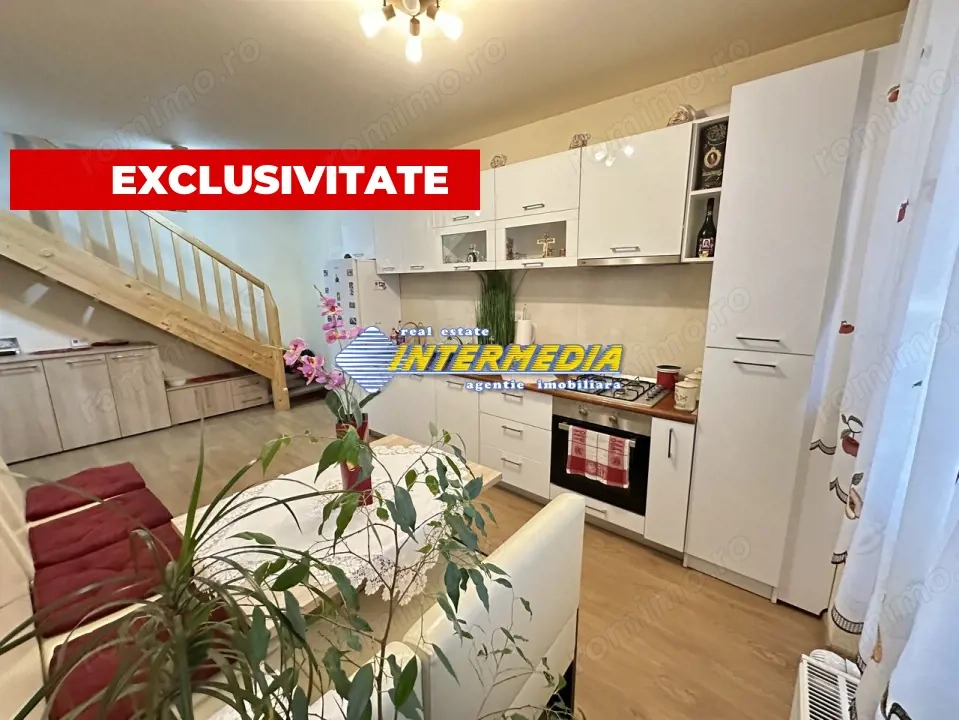 Apartament 2 camere Bloc Nou CENTRU Balcon Mansarda Boxa 12 mp Parcare Mobilat