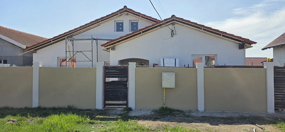 Casă în renovare completă   143 mp Amprenta la sol + 710 mp teren | Reducere 15% până la finalizare