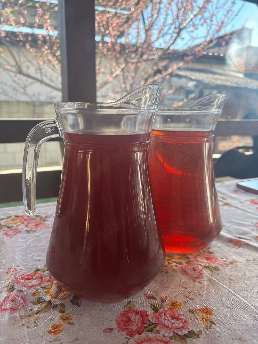 Vând vin natural și țuică 