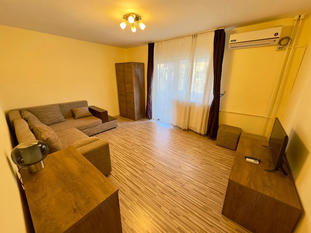 Langa Iulius TOWN, la etajul 2. disponibil imediat !