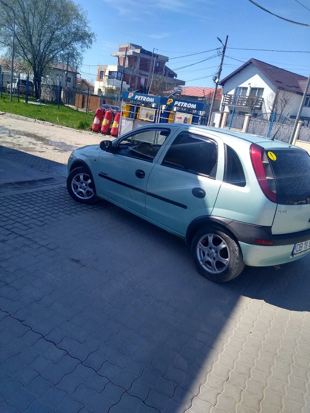 vând Opel CORSA c motor de 1 2 benzina consum mic acte valabile fiscal
