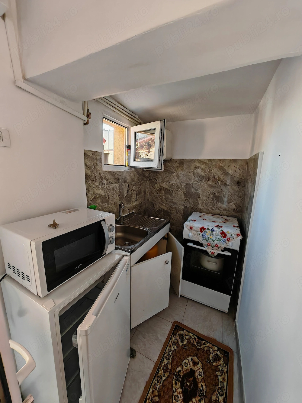 Proprietar   Garsonieră 28mp, renovată, zonă Coiciu (central), liniștită   300  lună (tot inclus)