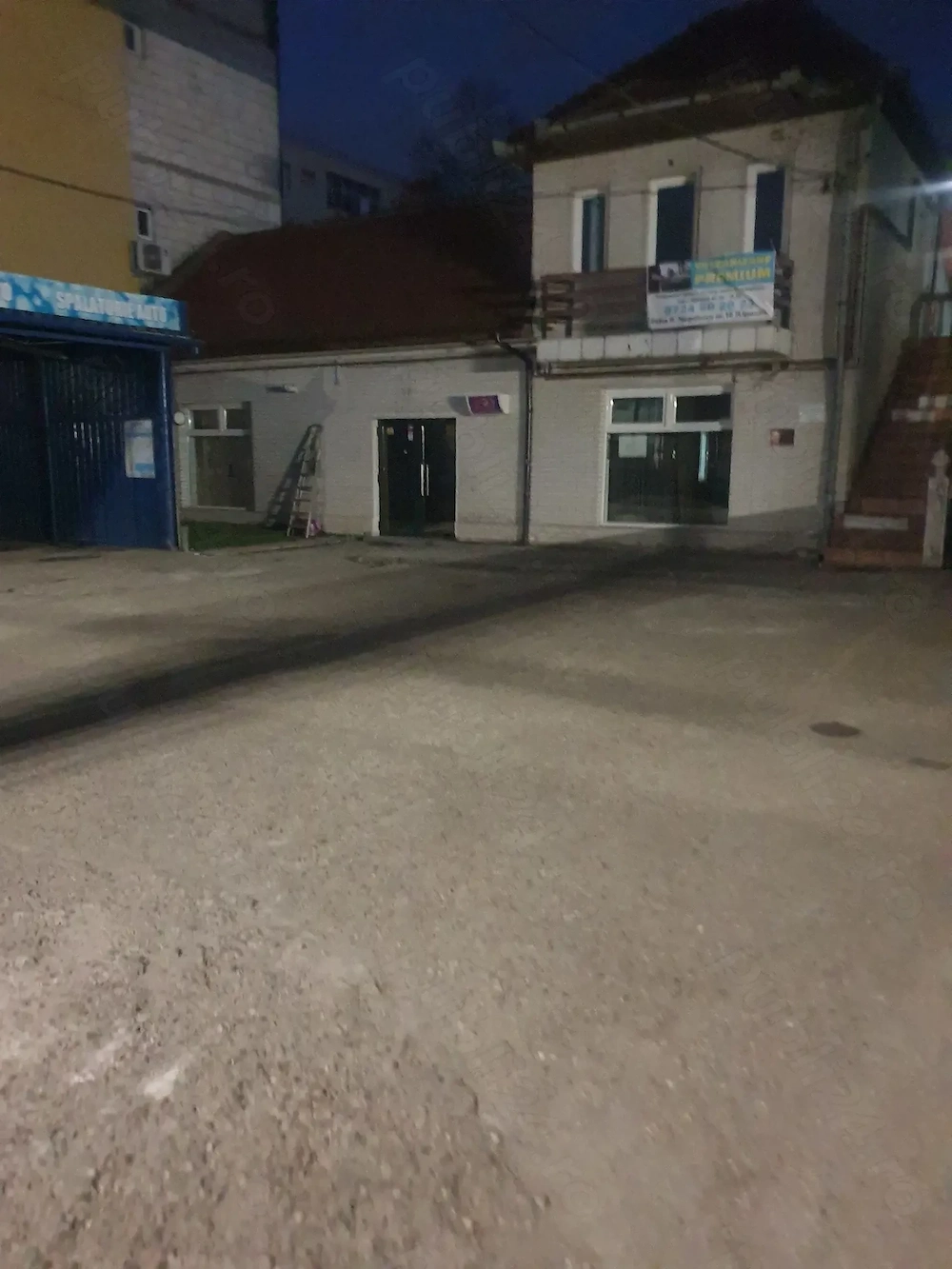 La 5 min de Spitalul Judetean ,teren 960mp , cu o casa de locuit , Spatiu Comercial intabulat