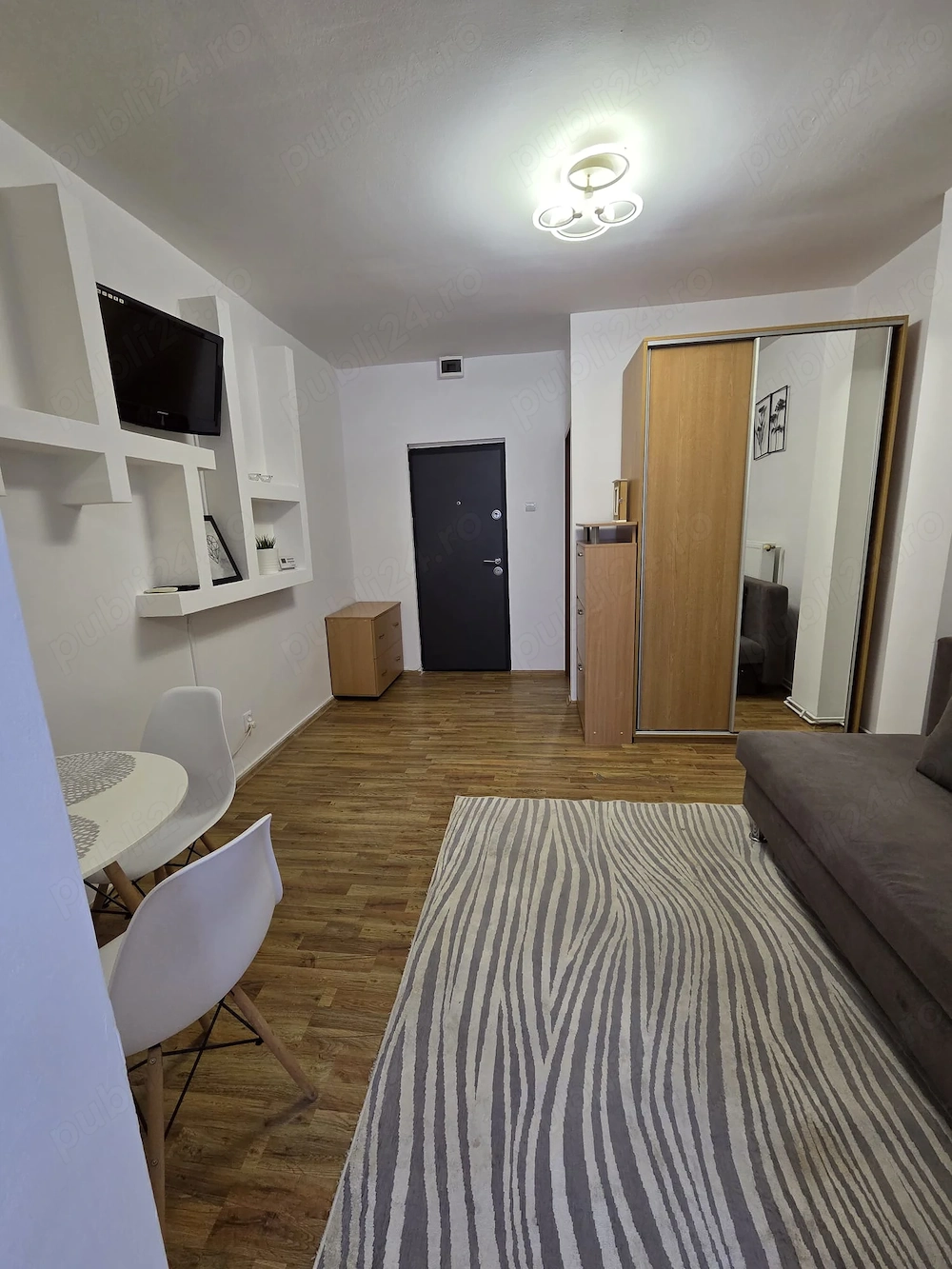 Proprietar vand garsoniera  24 mp utili (15 mp in CF), Timisoara Str. Polona 2, pozitie excelenta