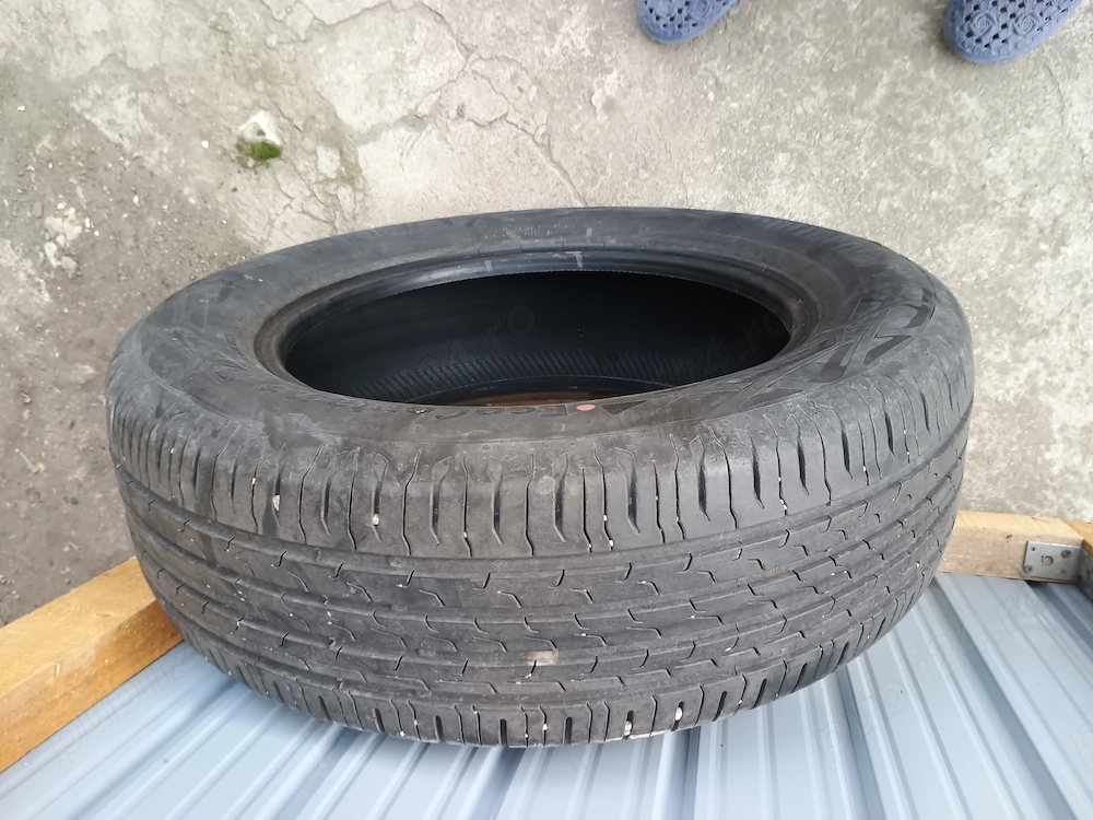 Vînd 4 cauciucuri de vară Continental 180 lei/buc.